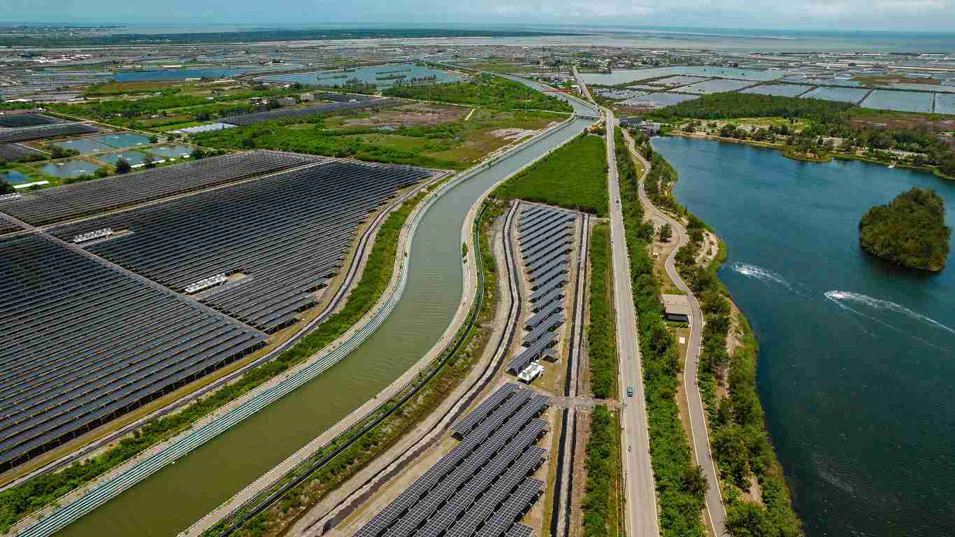 PA直营能源事业提供智慧能源管理、、、太阳能监控管理、、全方位电厂建置及运维解决方案，，，，并拥有管理超过6000案场的经验