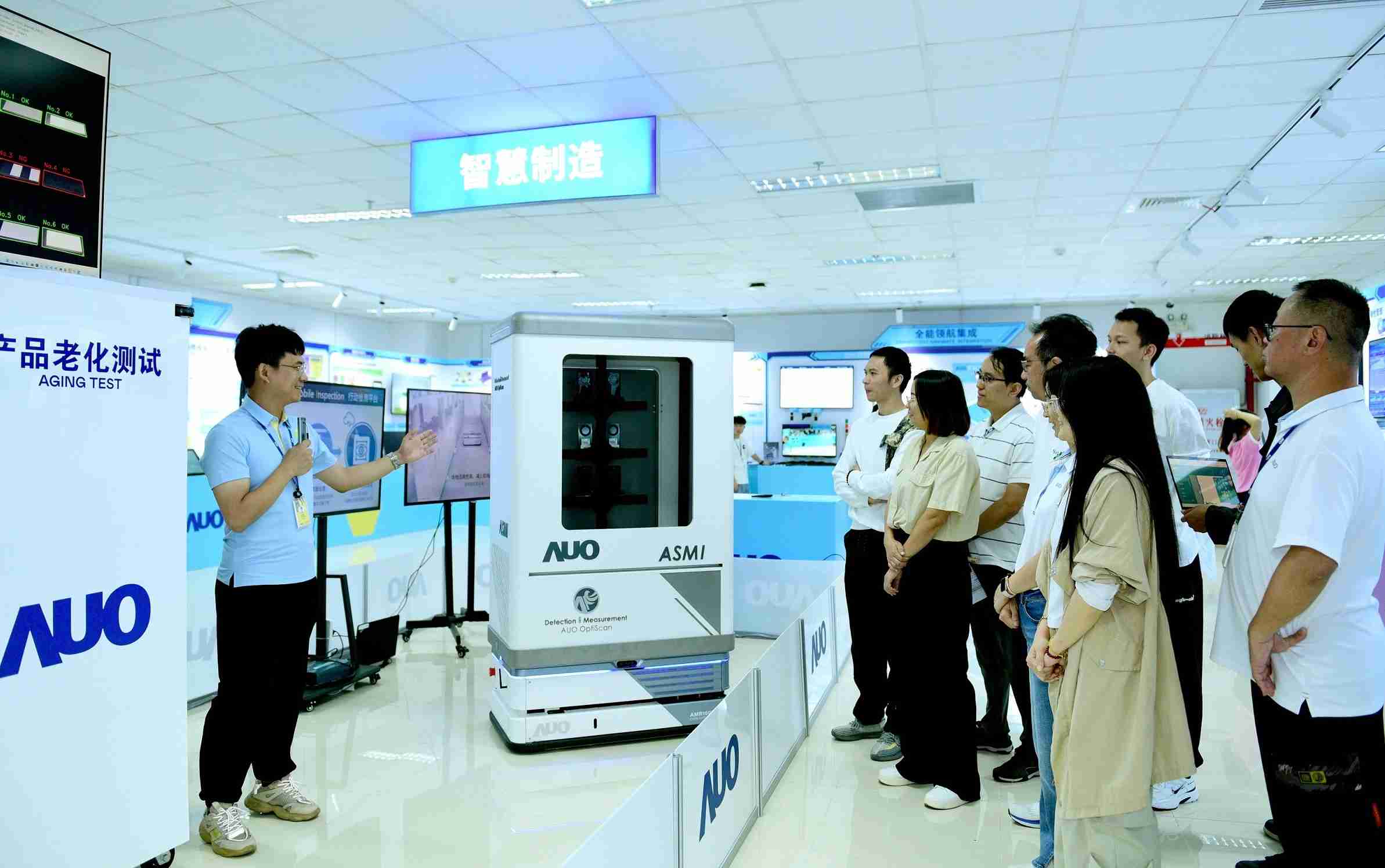 PA直营厦门将5G+ABC技术串联生产管理全流程，，，，打通研发、、、、采购、、、、生管、、、制程、、、、设备、、、、质量等产品全生命周期制造流程，，完成数字化设计、、、智慧供应链、、、智能座舱、、、全流程设备管理、、、数据驱动优化、、智慧在线检测、、智慧品管等自适应生产模式升级